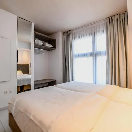Apartment Riviera View Suites 1